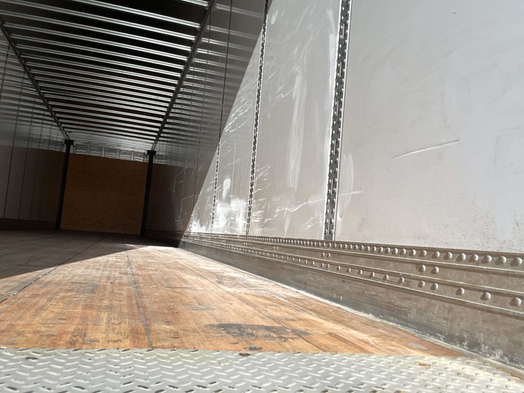 2023-stoughton-trailer-image-39