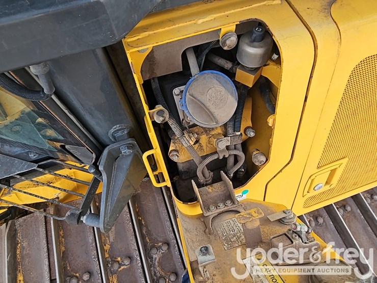 2023-komatsu-d61px-24-image-36