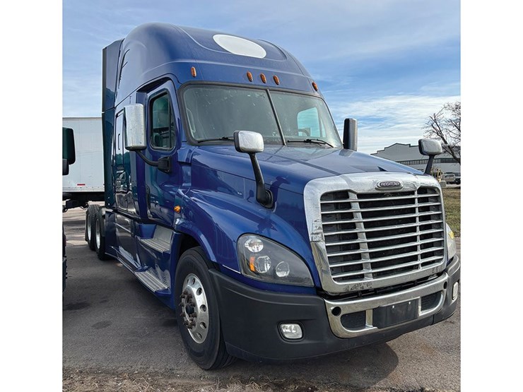 2019-freightliner-cascadia-125-image-2