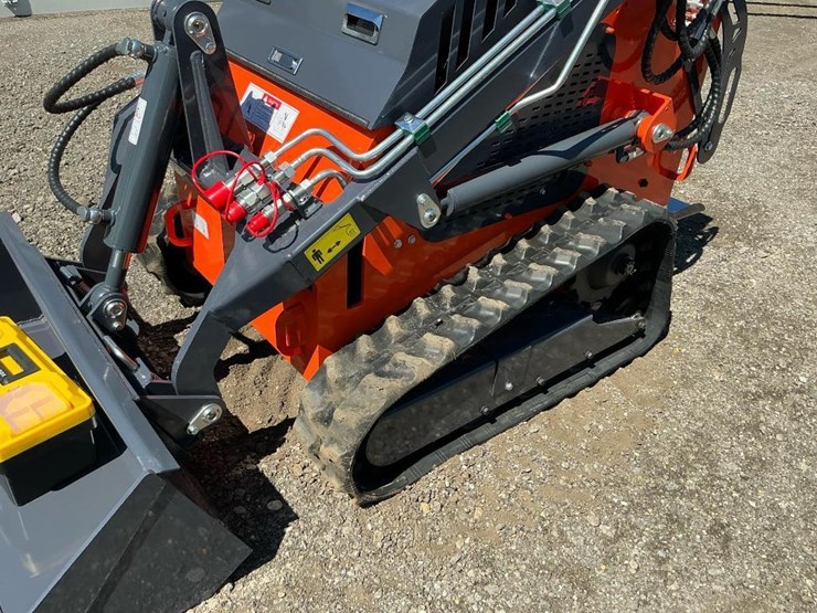 #1000-•-tpm,-t460-mini-skid-steer-loader-image-4