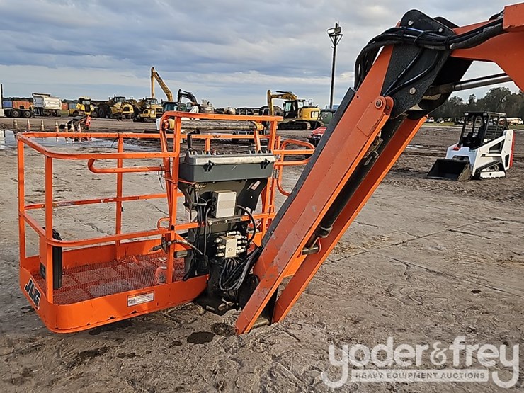 2017-jlg-660sj-image-15