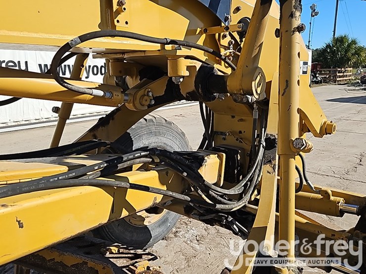 2019-caterpillar-12m3-image-14