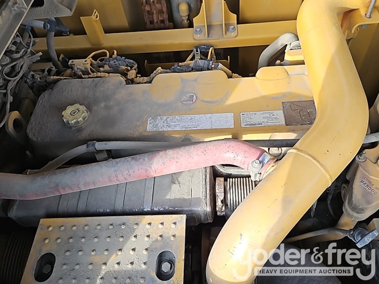 2019-caterpillar-352fl-image-42