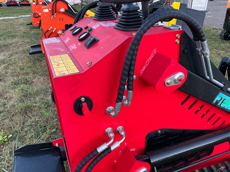 #1018-•-unused-future-ft360t-skid-steer-loader*-image-16