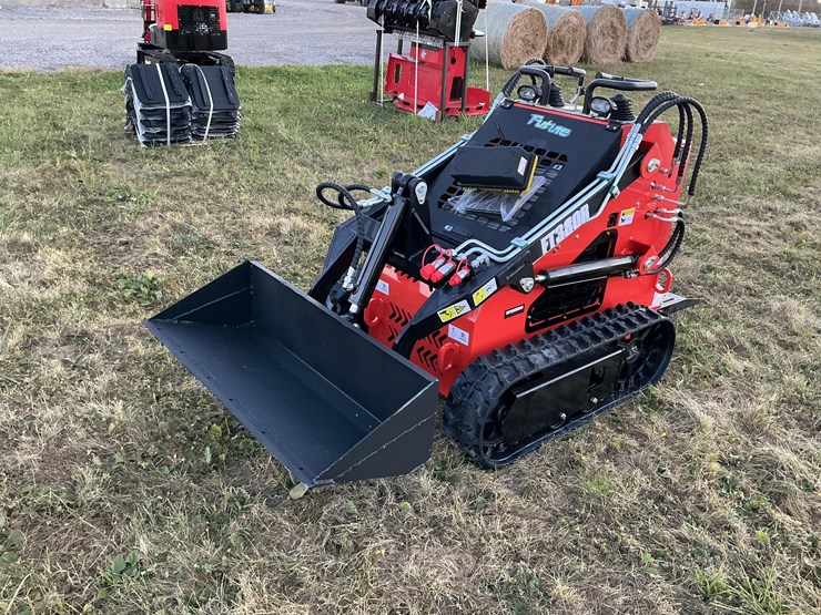 #1010-•-unused,-future,-skid-steer-loader-ft380r-image-1