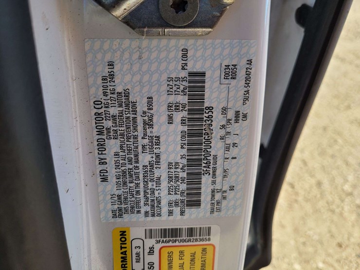 2016-ford-fusion-se-luxury-energi-sedan-4d-image-14