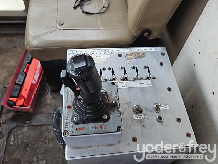 2007-sterling-lt7500-image-35