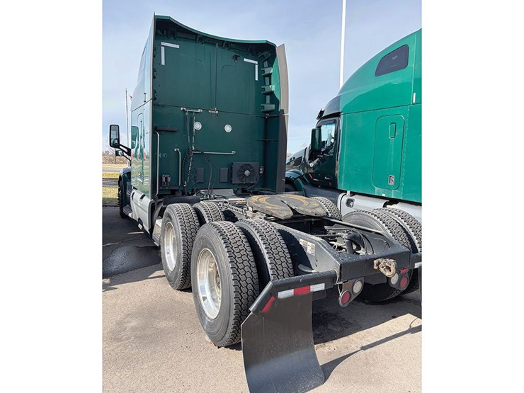 2020-peterbilt-579-image-2