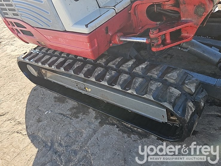 2012-takeuchi-tb250-image-13