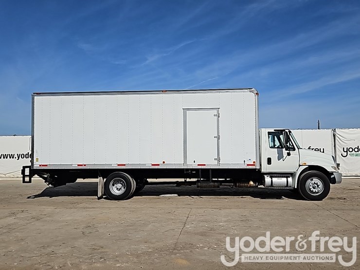 2016-international-durastar-4300-image-6