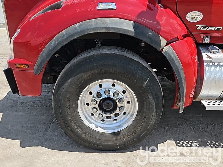 2021-kenworth-t880-image-14