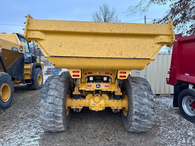 2024-deere-260p-image-5