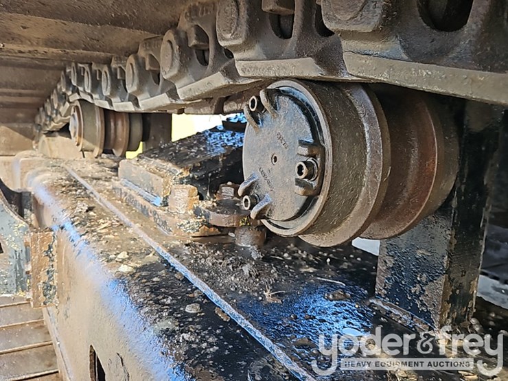 2019-caterpillar-352fl-image-29