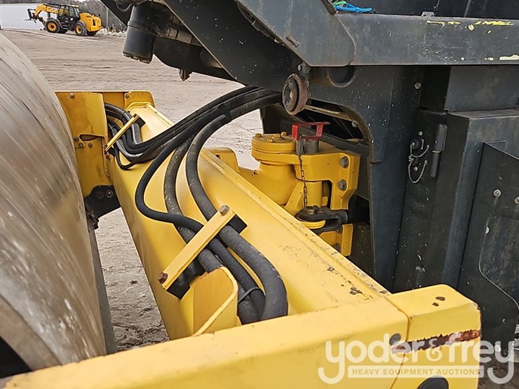 2017-bomag-bw211d-5-image-15