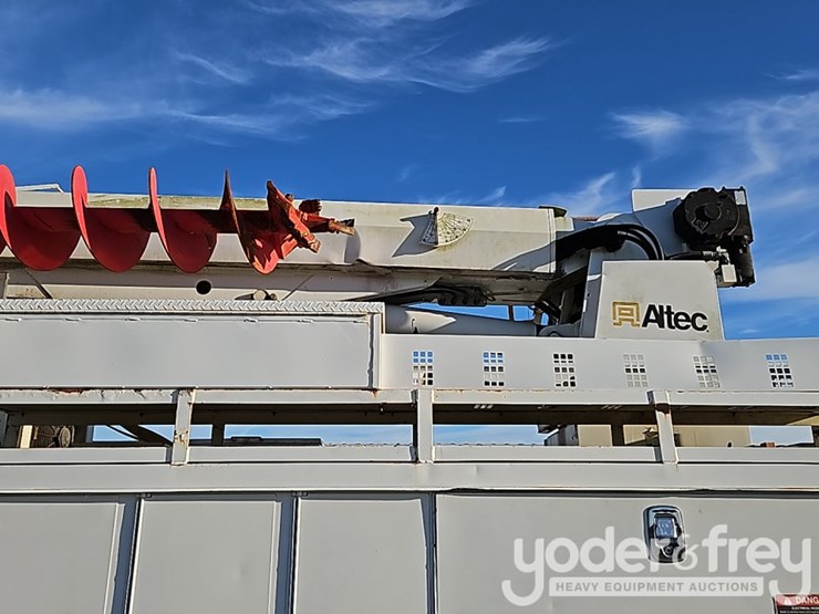 2009-sterling-acterra-image-30