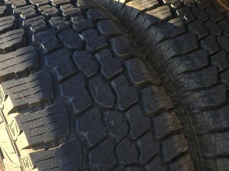 2001-dodge-4wd-flatbed-truck,-s/n-3b7kf26631m286813:-5.9l-diesel,-5-sp.,-tool-box,-5th-wheel-hitch,-odometer-shows-288k-mi.-image-9