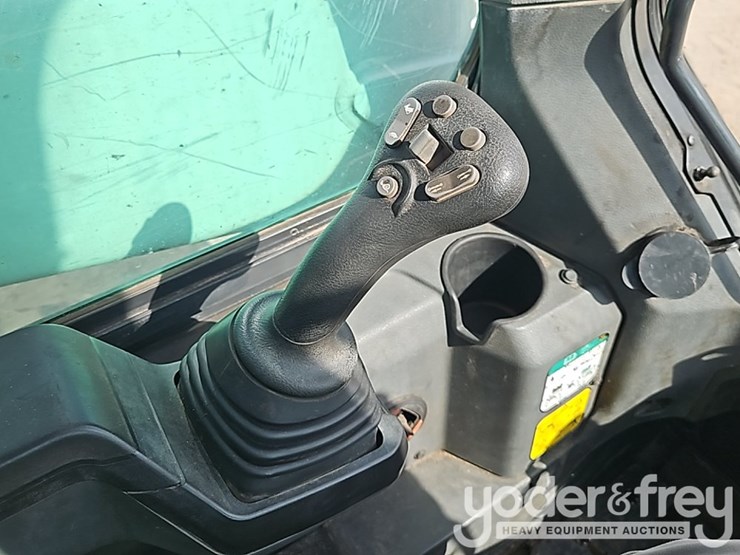 2022-bobcat-t76-image-28