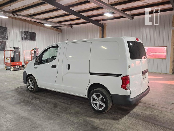 2014-nissan-nv200-image-4
