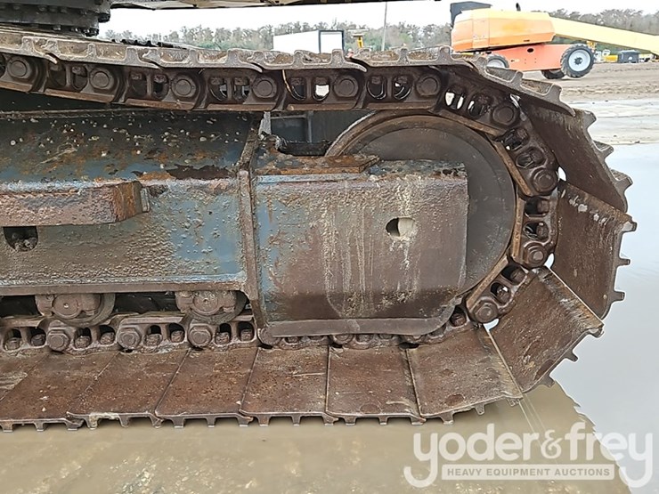 2021-komatsu-pc210-lc-11-image-26