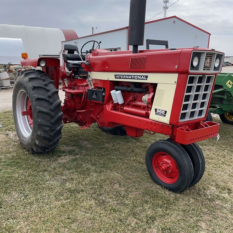 1971 INTERNATIONAL 966