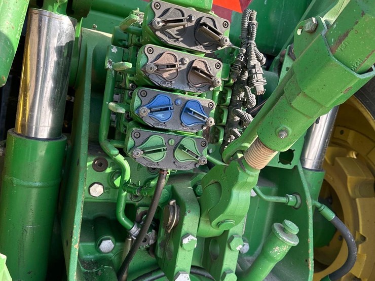 john-deere-8225r-image-7