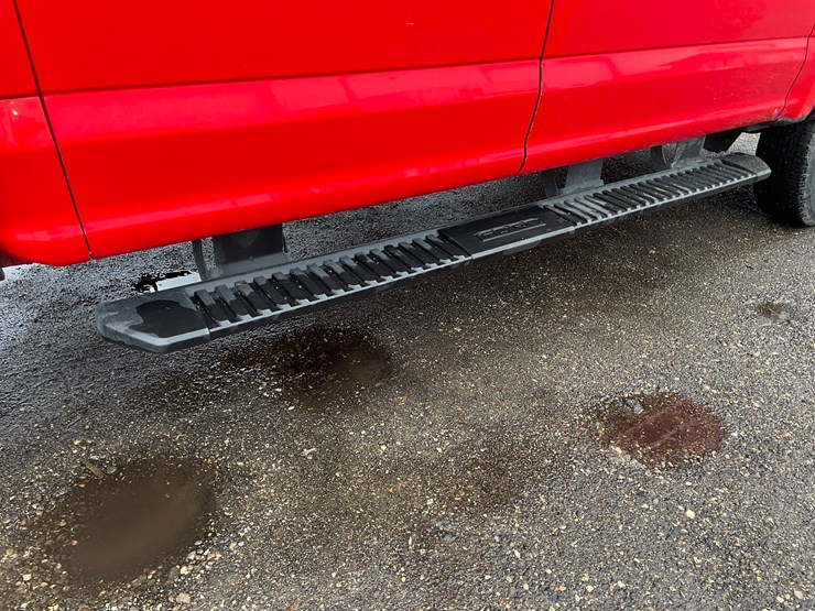 2021-ford-f350-xl-image-16