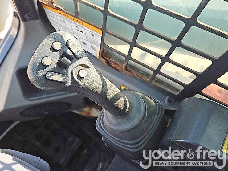 2017-bobcat-t770-image-22