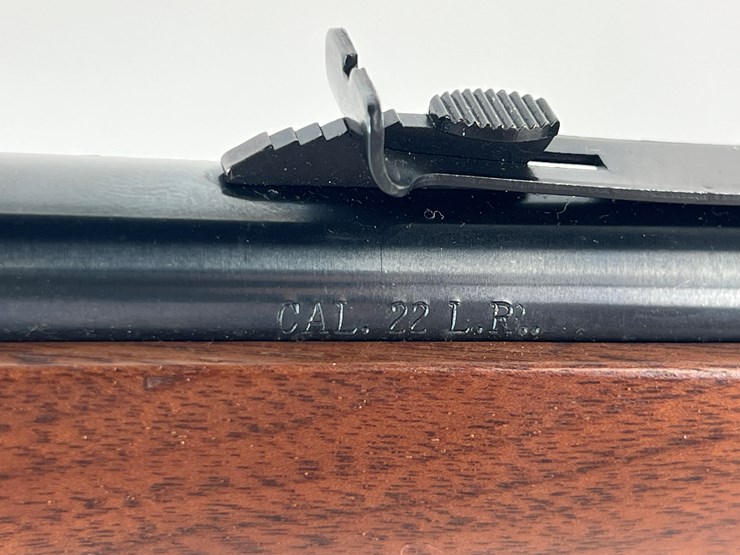 #39-•-#1422-•-henry-repeating-arms-co.,-classic-lever-action-rifle-22-lr-image-4