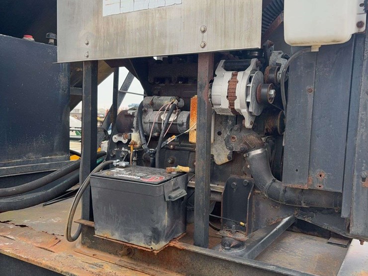 adams-semi-dry-fertilizer-tender-with-engine,-side-auger-unload-image-12