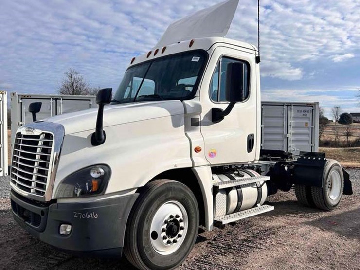 2018-freightliner-cascadia-113-image-1