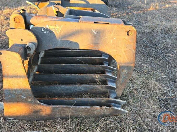 bobcat-grapple-bucket-image-2