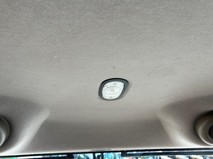 2007-case-ih-7010-image-48