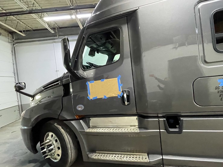 #6224-•-2022-freightliner-cascadia-semi-truck-(title-in-delay)-image-16