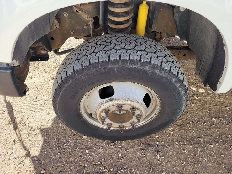 2010-ford-f350-image-16