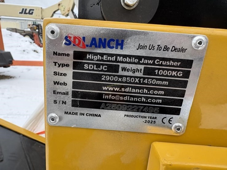 new-sd-lanch-high-end-mobile-jaw-crusher-image-4