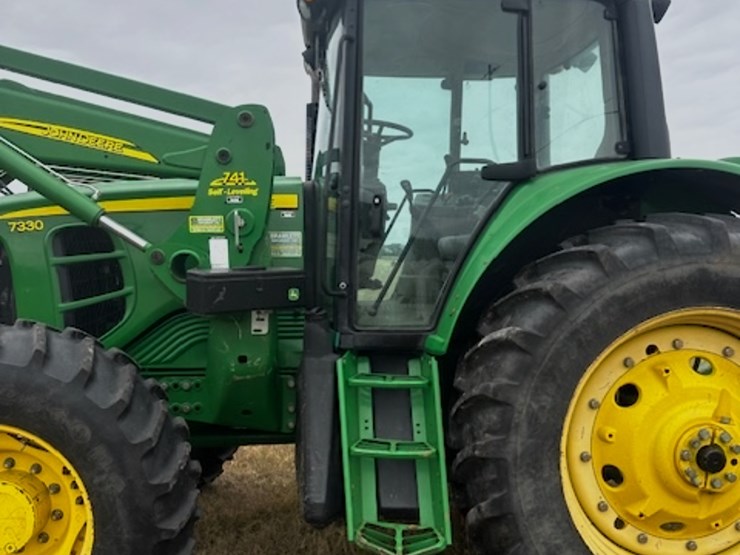 john-deere-7330-image-13