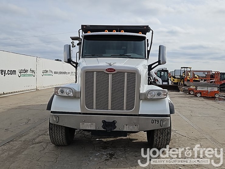 2021-peterbilt-567-image-12