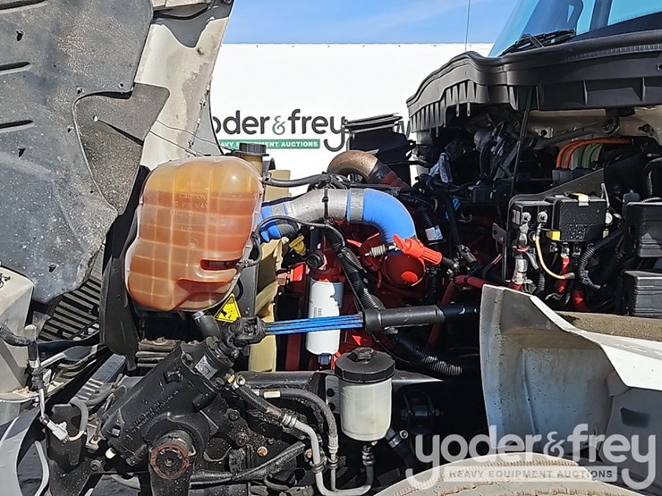 2016-international-durastar-4300-image-22