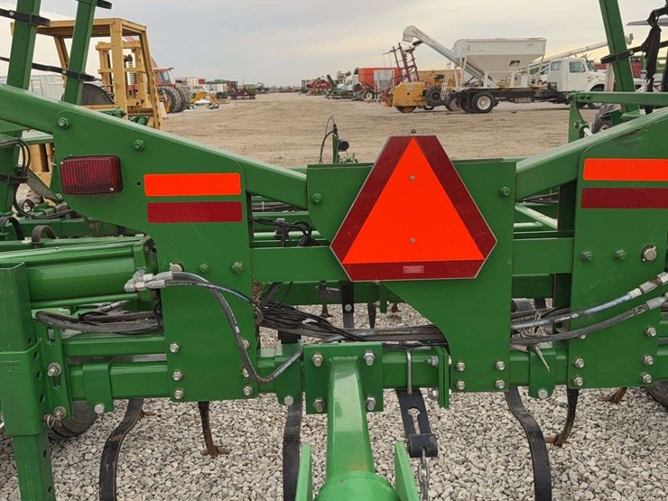 john-deere-2210-image-9