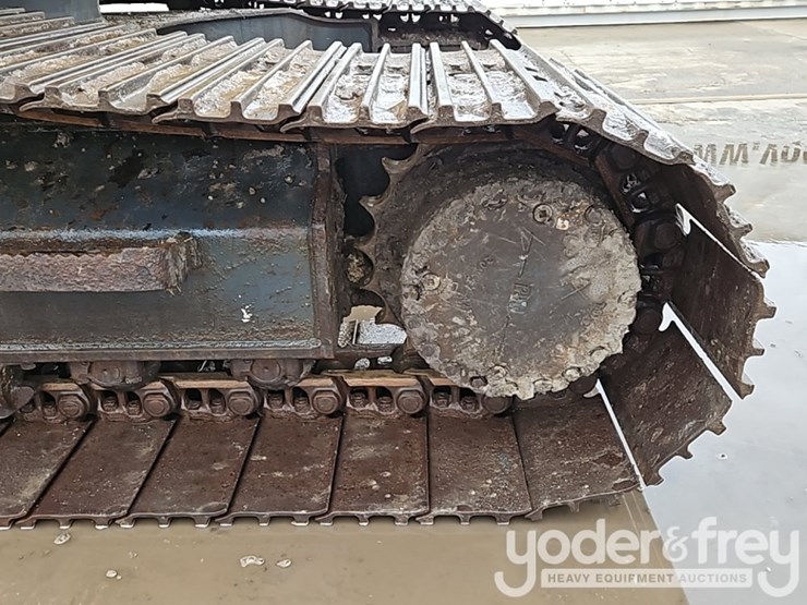 2021-komatsu-pc210-lc-11-image-12