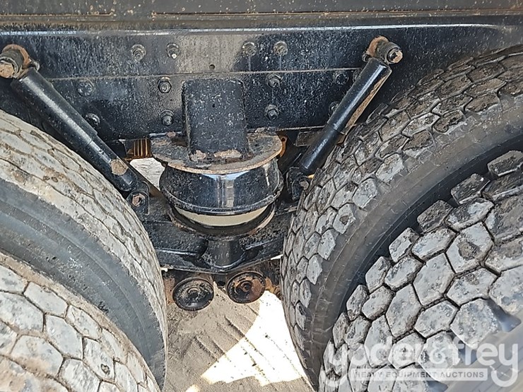 2021-kenworth-t880-image-17