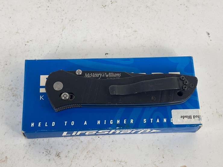 #24-•-#5132-•-benchmade-710bt-axis-lock-knife-nib-bt2-coated-blade-4"-designed-by-mchenry-and-williams-image-6
