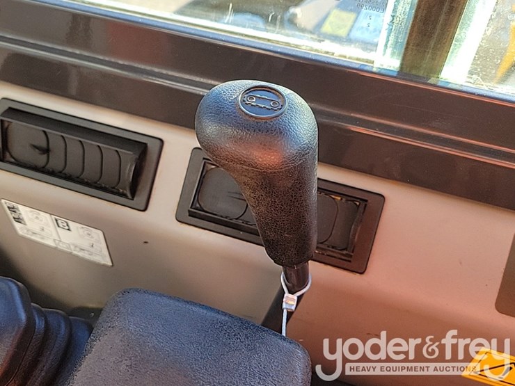 2023-komatsu-pc55mr-image-44