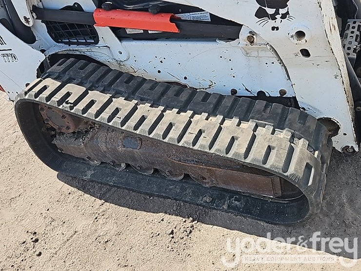 2017-bobcat-t770-image-41