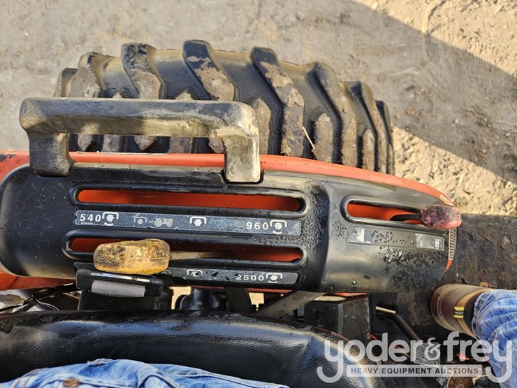 2006-kubota-b7510hsd-image-23