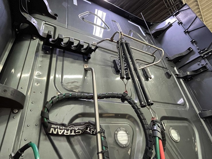 #6224-•-2022-freightliner-cascadia-semi-truck-(title-in-delay)-image-70