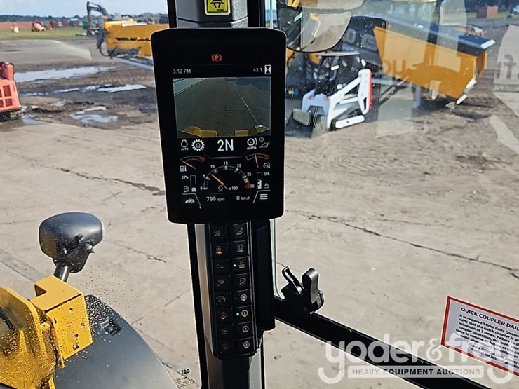 2026-caterpillar-930-image-30