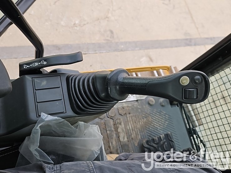 2023-caterpillar-336-image-36