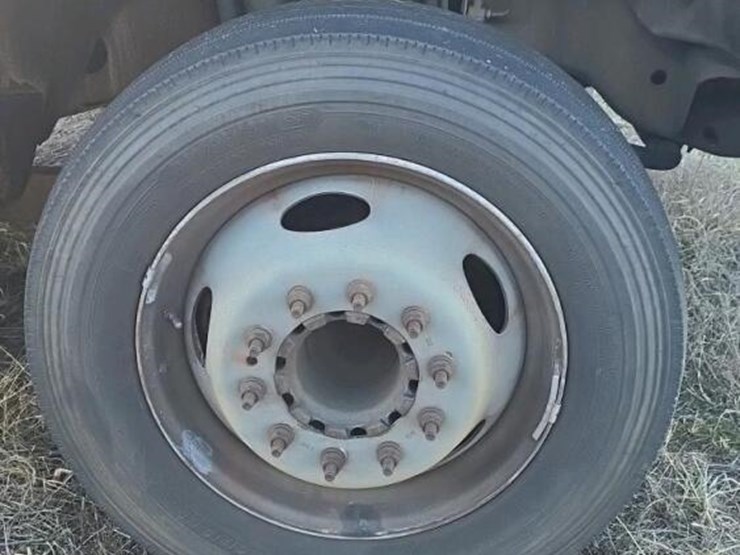 2012-ford-f550-image-4