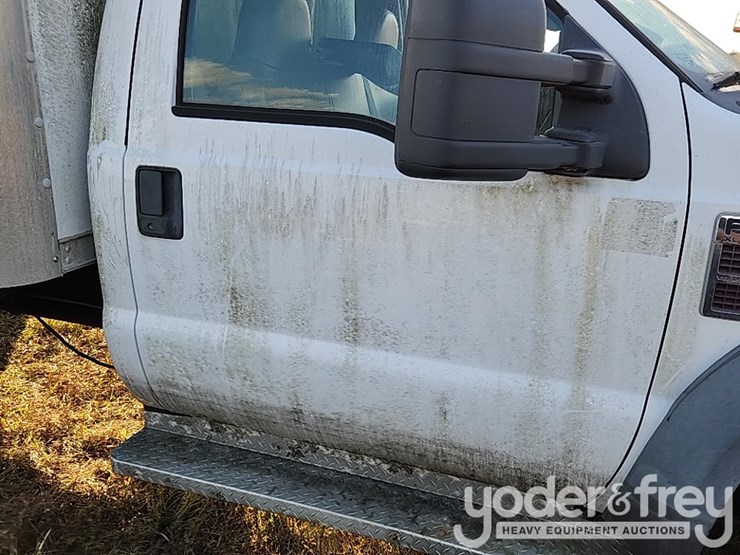 ford-f550-xl-image-8